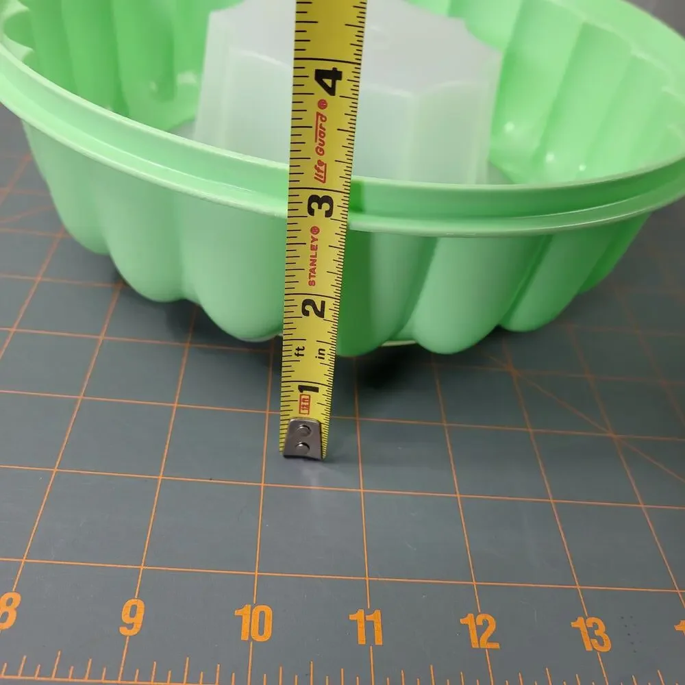 Vintage Tupperware Jel-Ring Salad Ice Mold 1202-1 NO LID OR BOOKLET - Picture 5 of 8